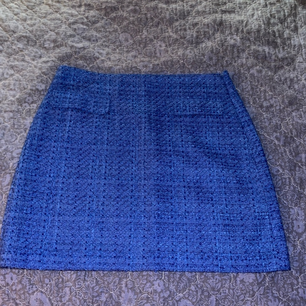 Loft tweed skirt with 2 pockets. Size 10